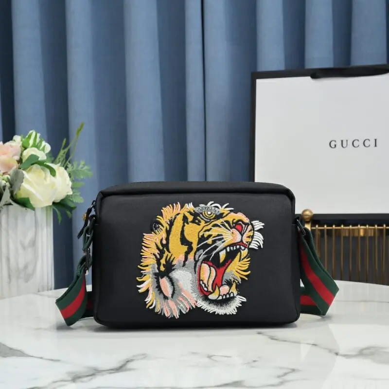 gucci aaa homme mini sac a main s_117ab6a